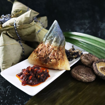 Sizzlin' Prawn Blue Pea Nonya Dumpling